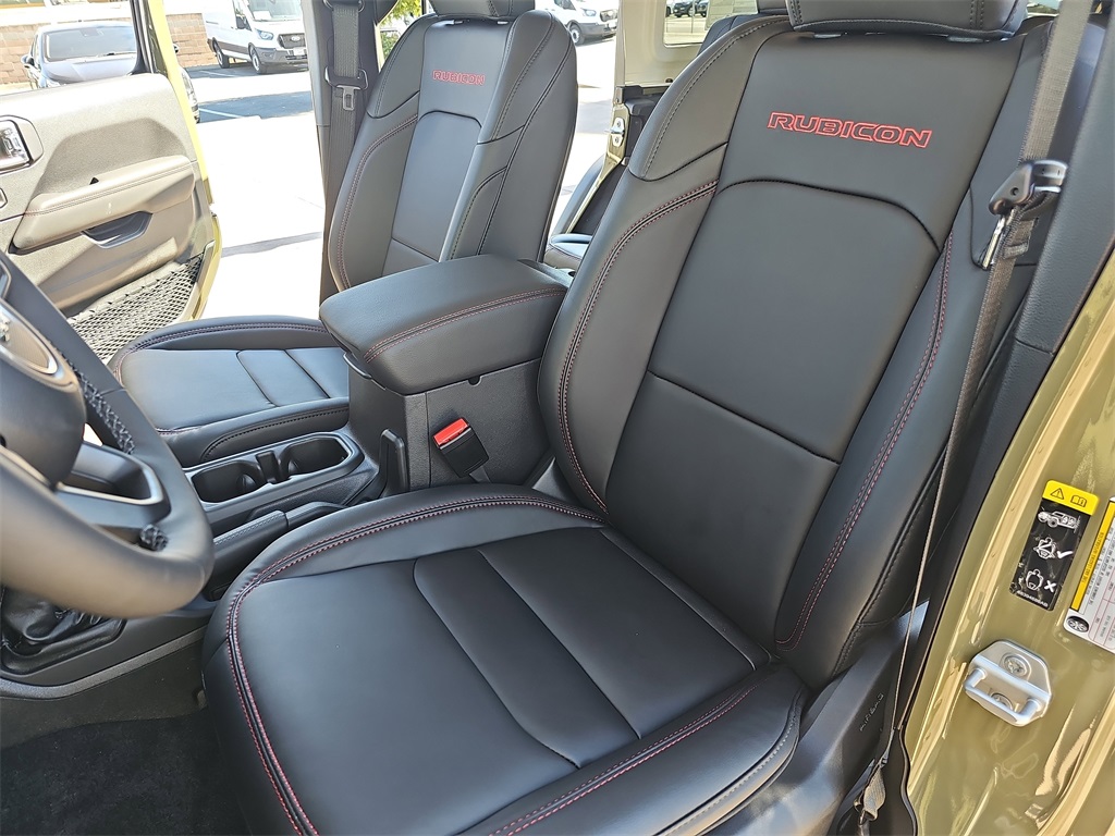 2025 Jeep Wrangler Rubicon photo 14