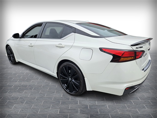 2022 Nissan Altima 2.5 SR photo 5