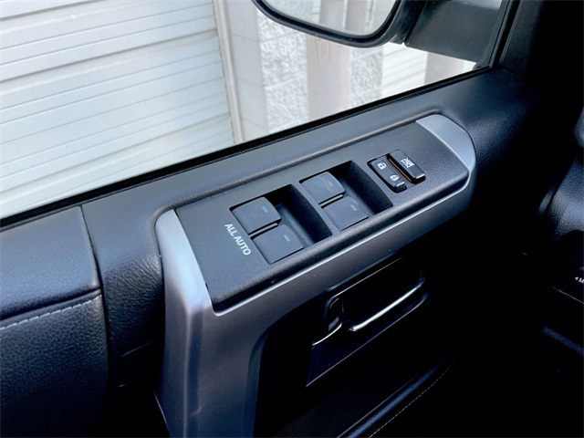 2024 Toyota 4Runner SR5 photo 4