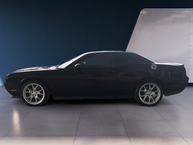 2014 Dodge Challenger R/T photo 2