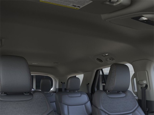 2025 Ford Explorer photo 18