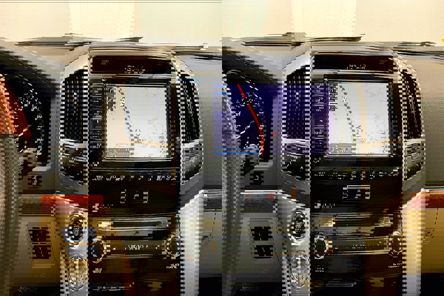 2015 Toyota Land Cruiser Base photo 2