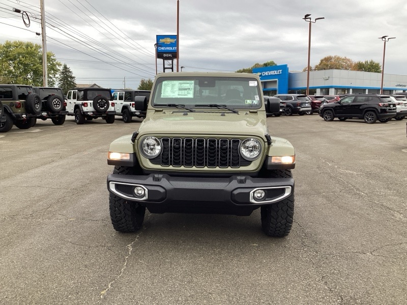 2025 Jeep Gladiator Sport photo 2