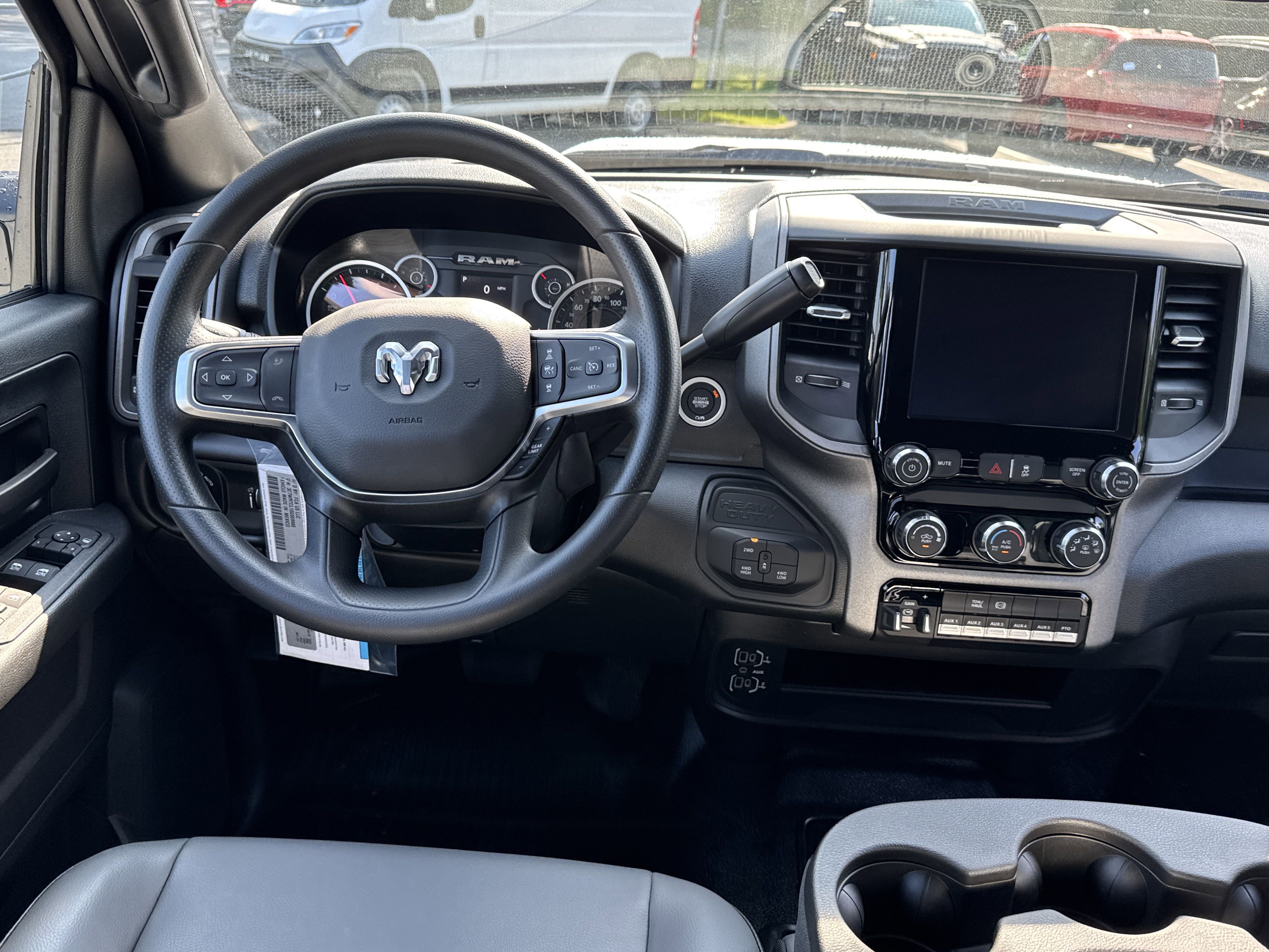 2025 Ram 3500 Tradesman photo 2