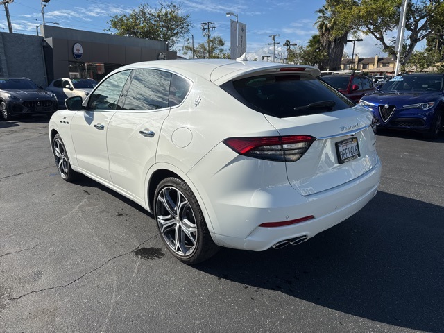 2023 Maserati Levante Base GT photo 3