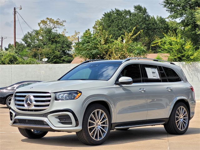 2025 Mercedes Benz GLS 450 4MATIC photo 3
