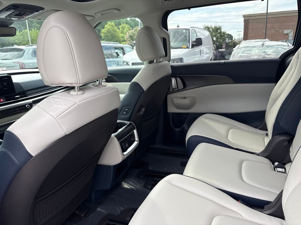 2026 Kia Carnival SX photo 23