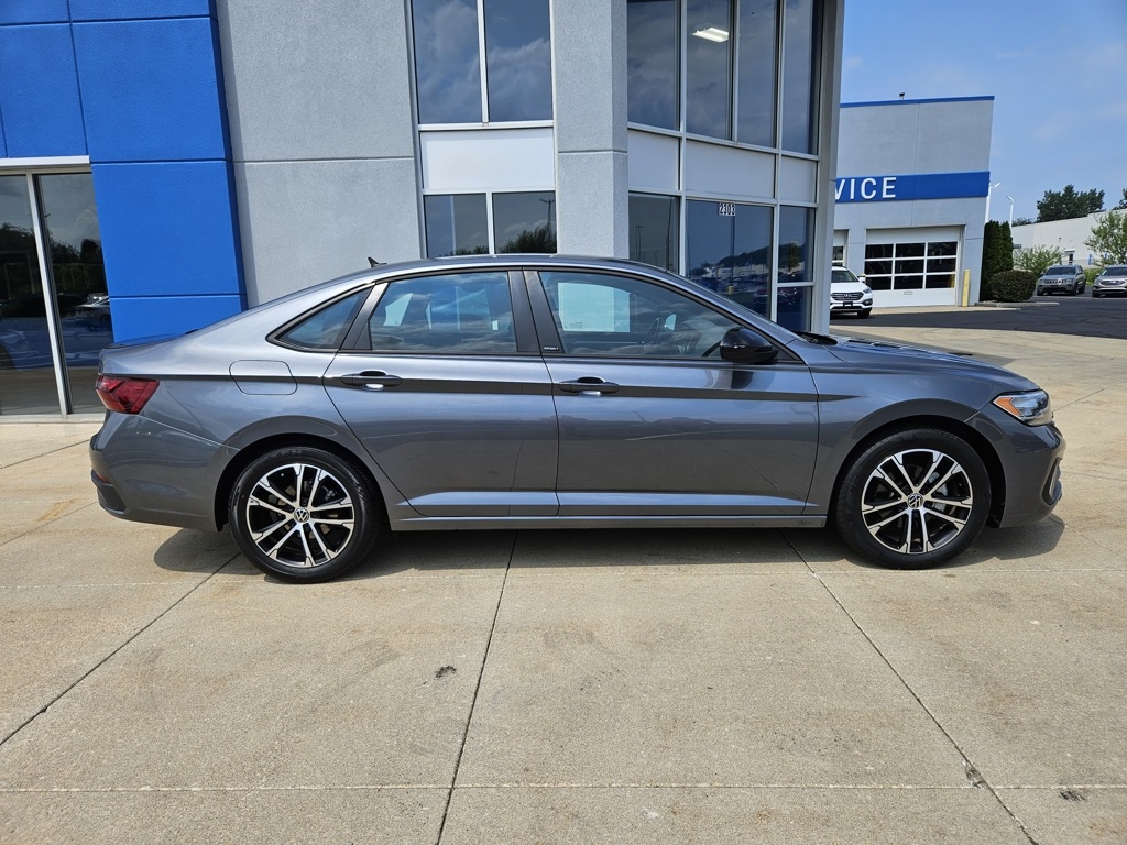 2023 Volkswagen Jetta 1.5T Sport photo 4