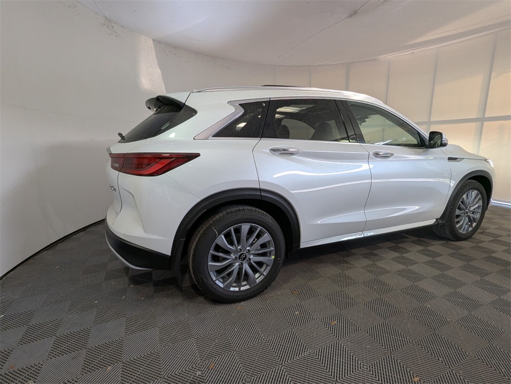 2025 Infiniti QX50 Luxe AWD photo 10