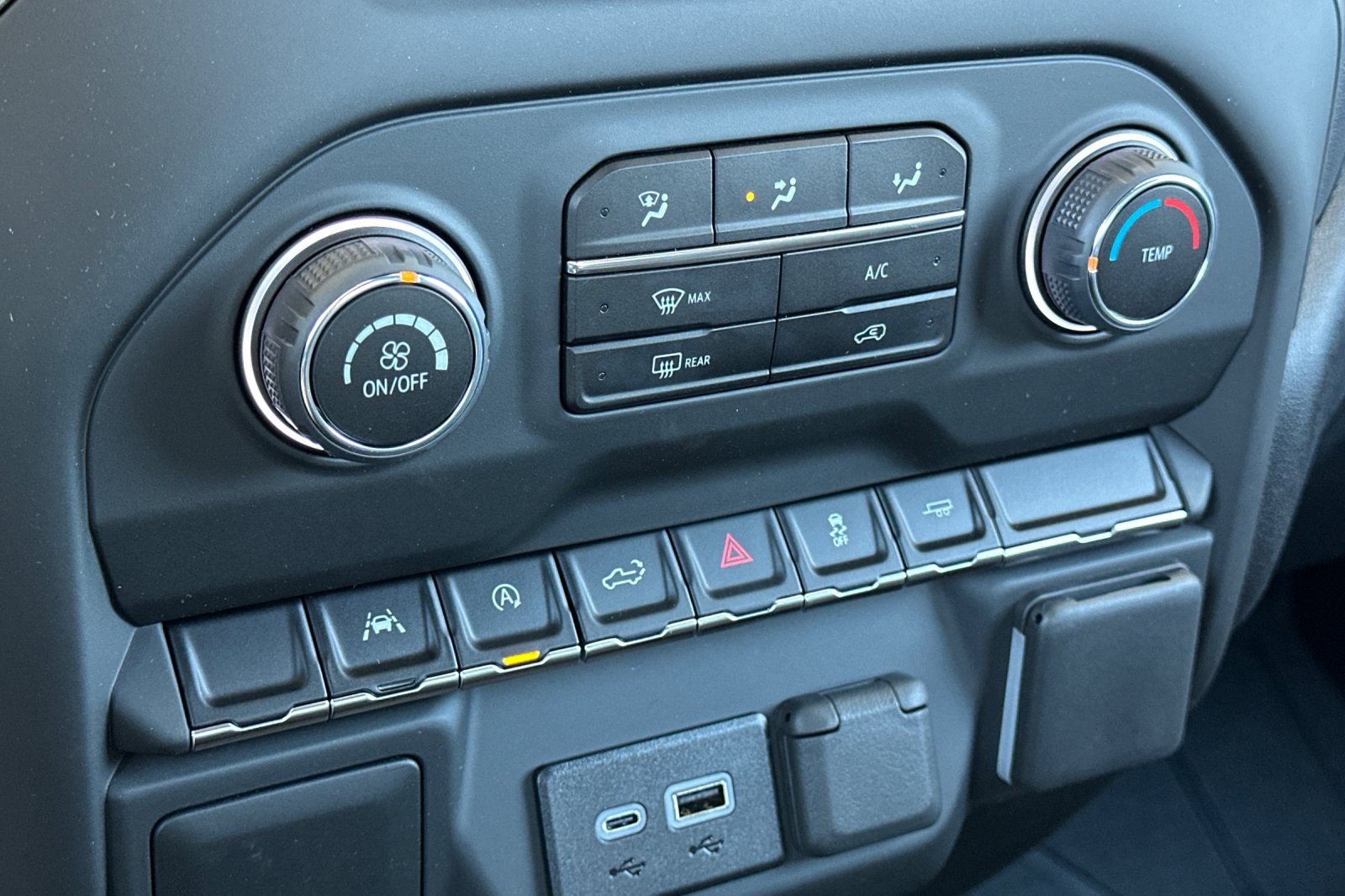 2025 Chevrolet Silverado 1500 Custom photo 18