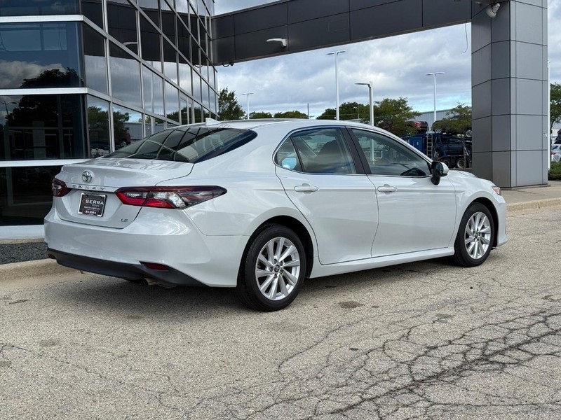 2023 Toyota Camry LE photo 2