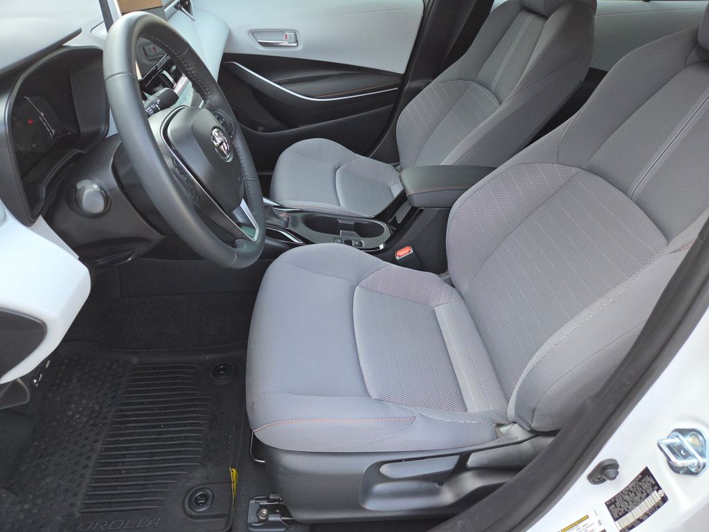 2025 Toyota Corolla SE photo 14