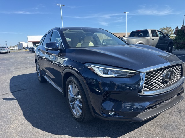 2022 Infiniti QX50 Luxe photo 2