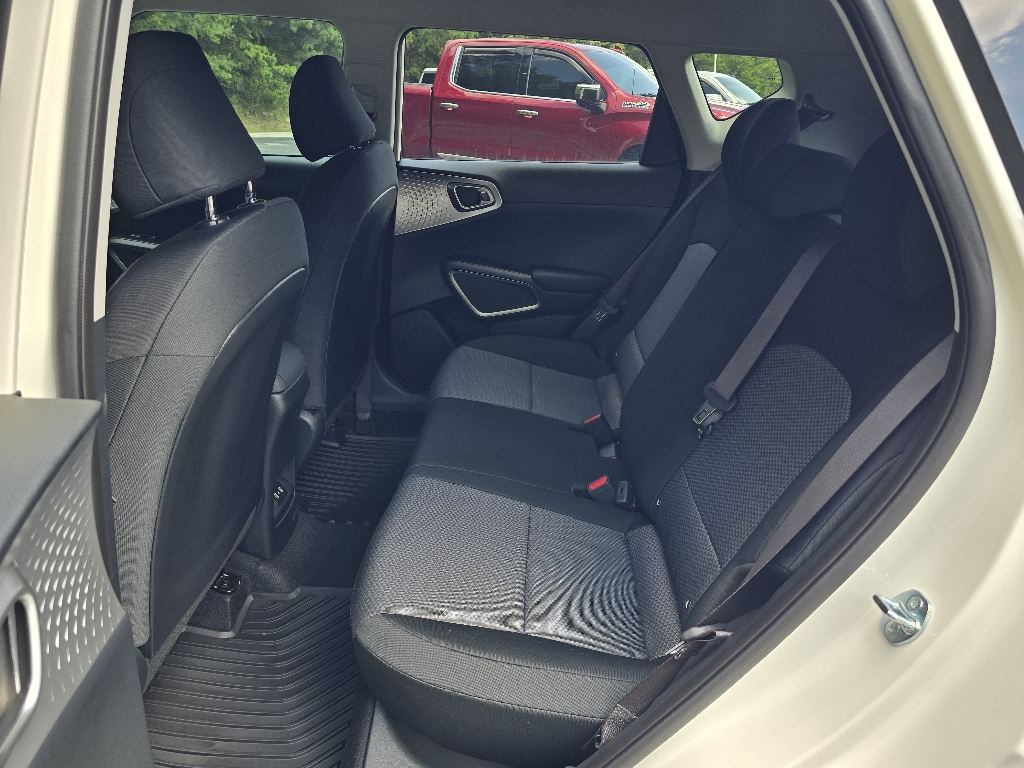 2025 Kia Soul S photo 3