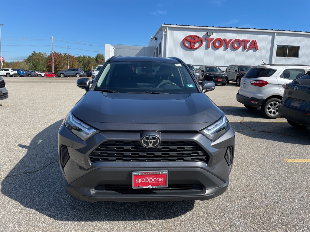 2023 Toyota RAV4 XLE photo 2