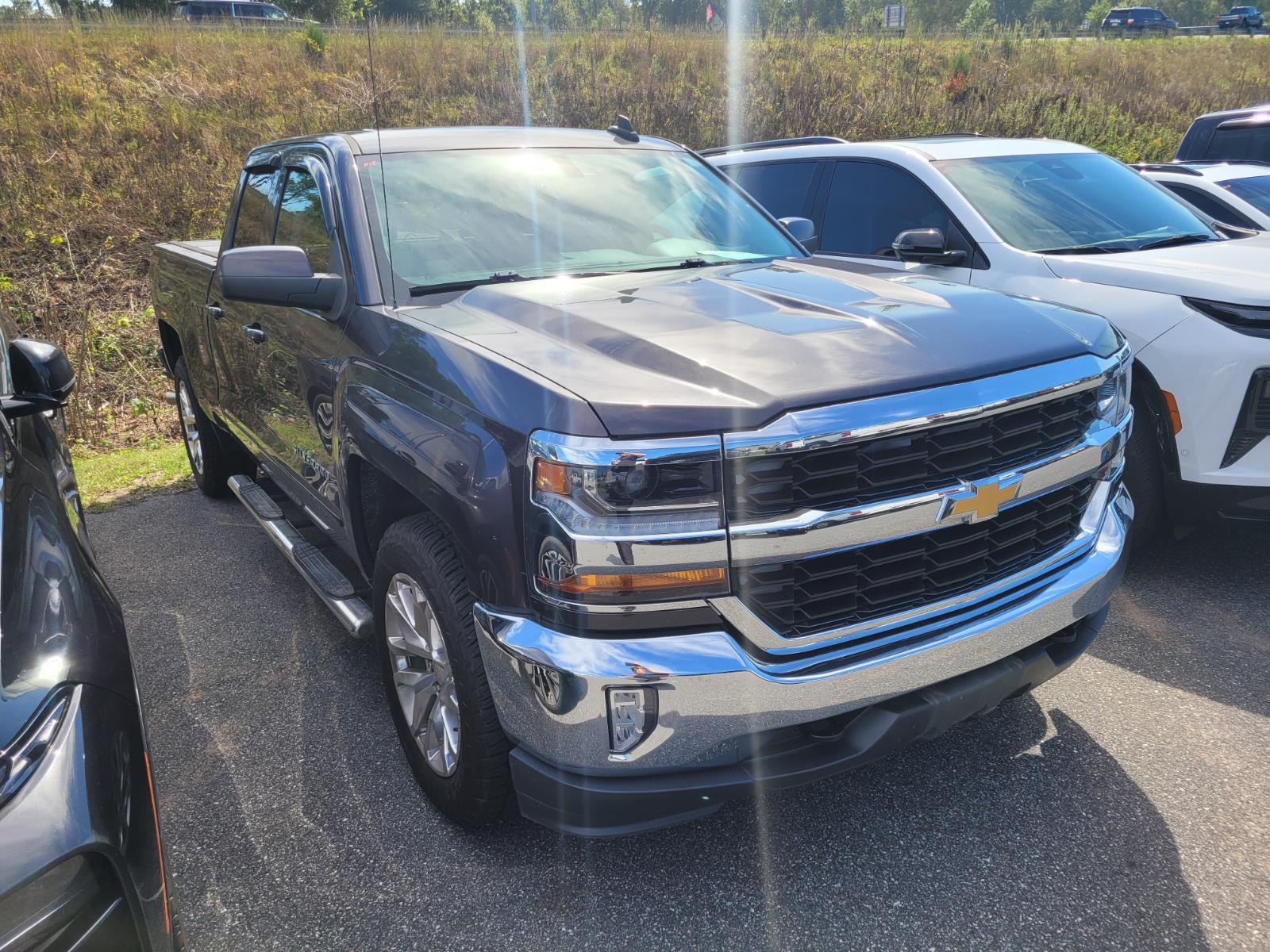 2016 Chevrolet Silverado 1500 LT photo 2