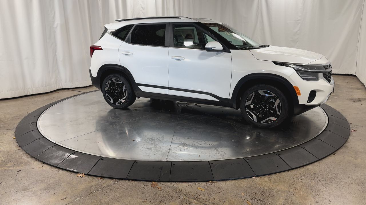 2026 Kia Seltos SX photo 2