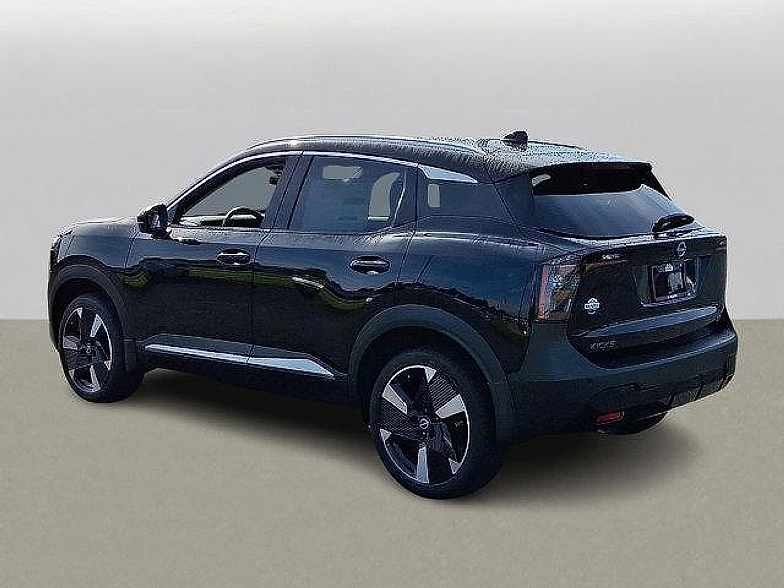 2025 Nissan Kicks SR photo 4