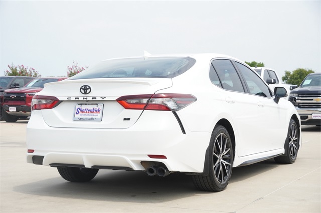 2024 Toyota Camry SE photo 8