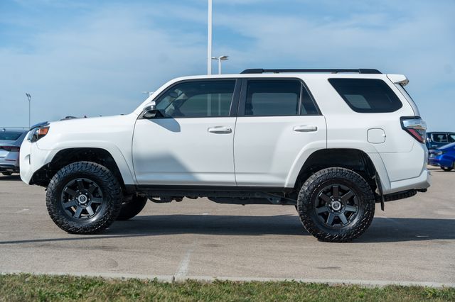 2022 Toyota 4Runner SR5 Trail photo 4