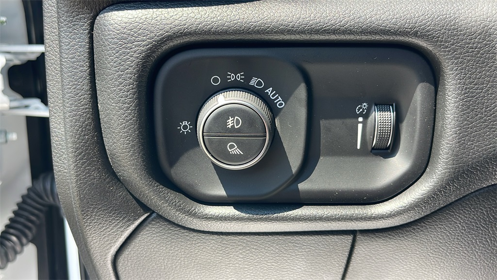 2025 Ram 2500 Tradesman photo 12