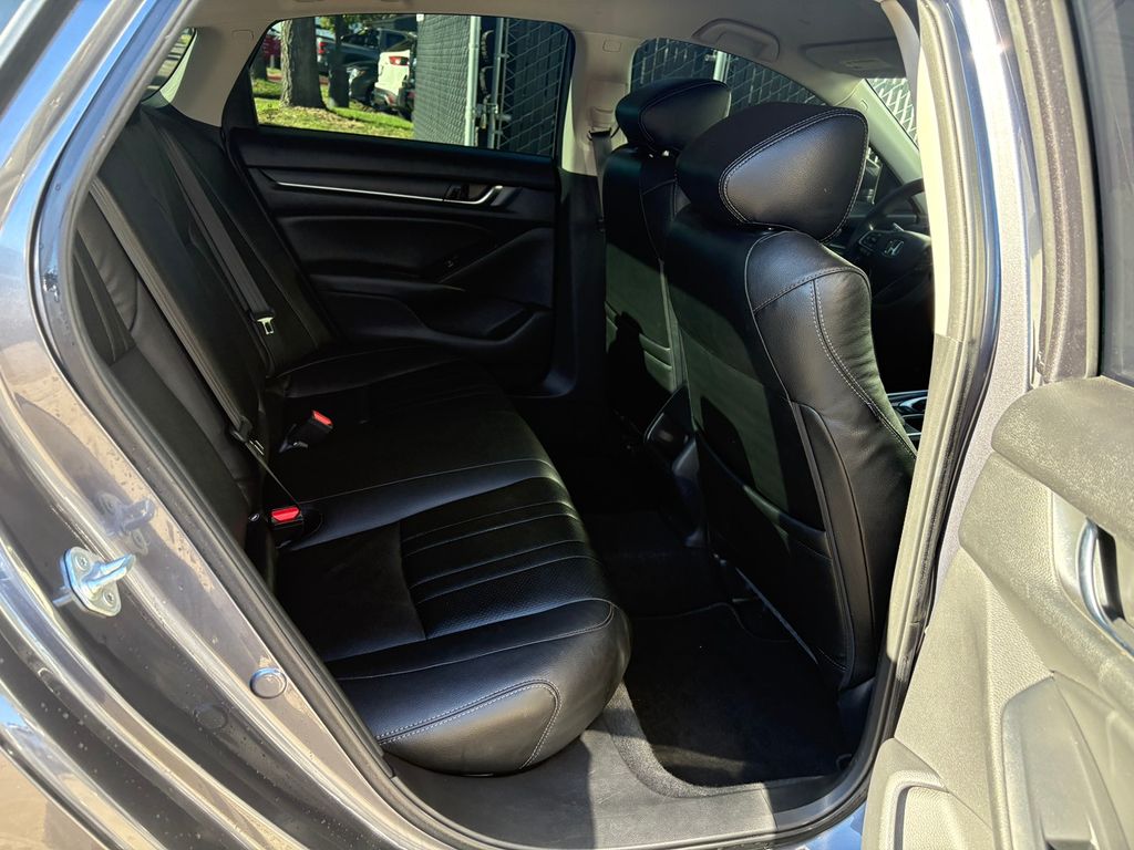 2022 Honda Accord LX photo 26