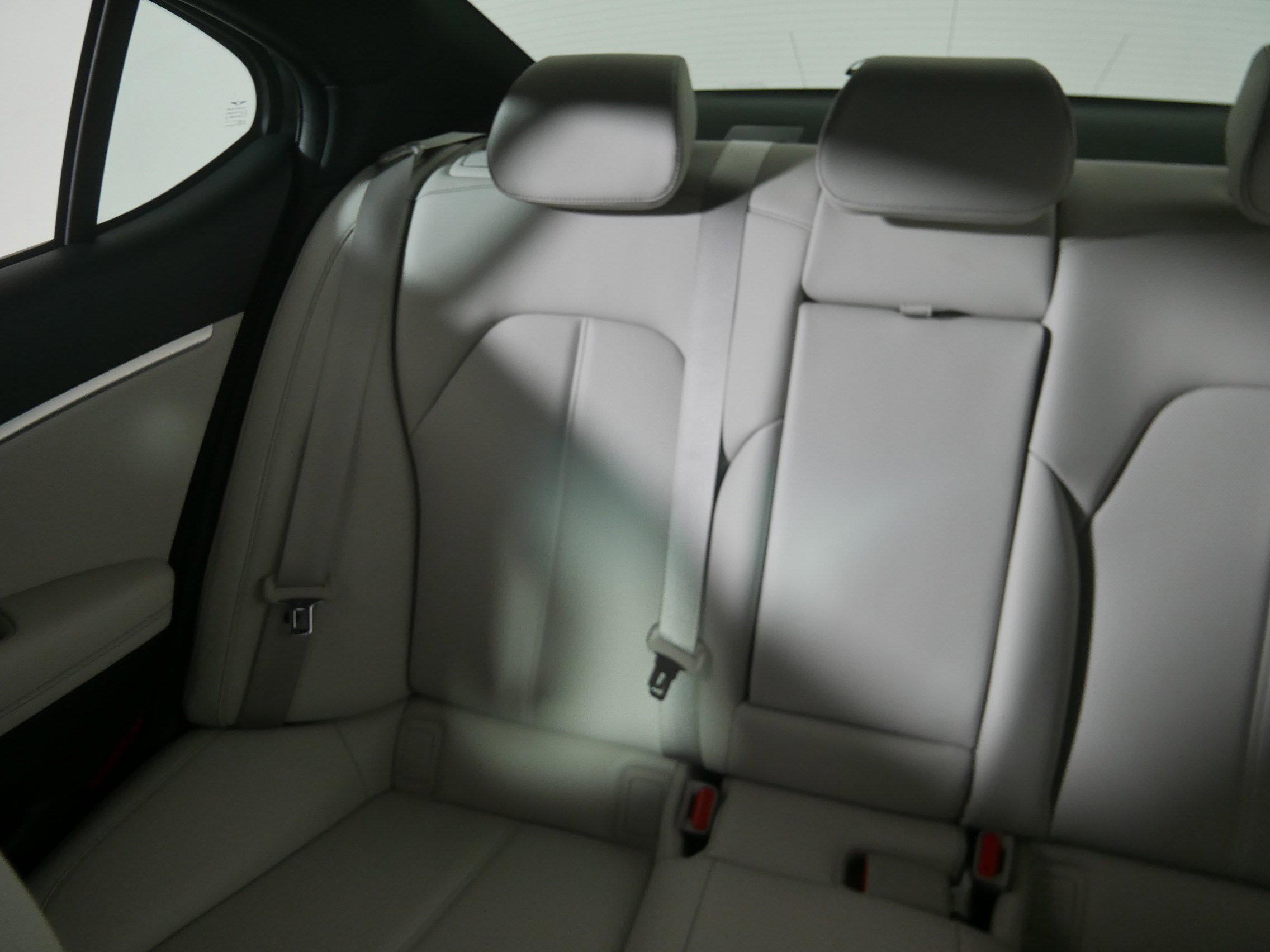 2024 Genesis G70 2.5T photo 12