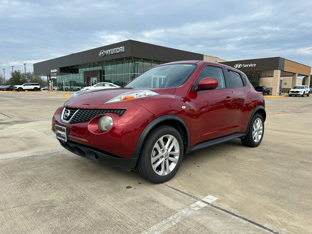 2011 Nissan JUKE SV's photo