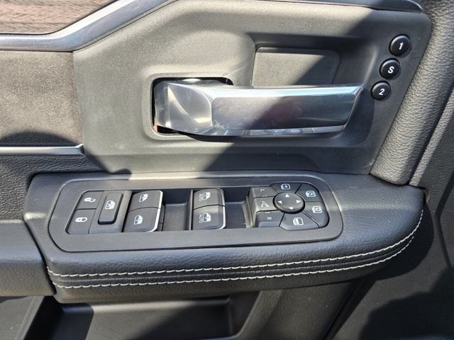 2025 Ram 2500 Laramie photo 9