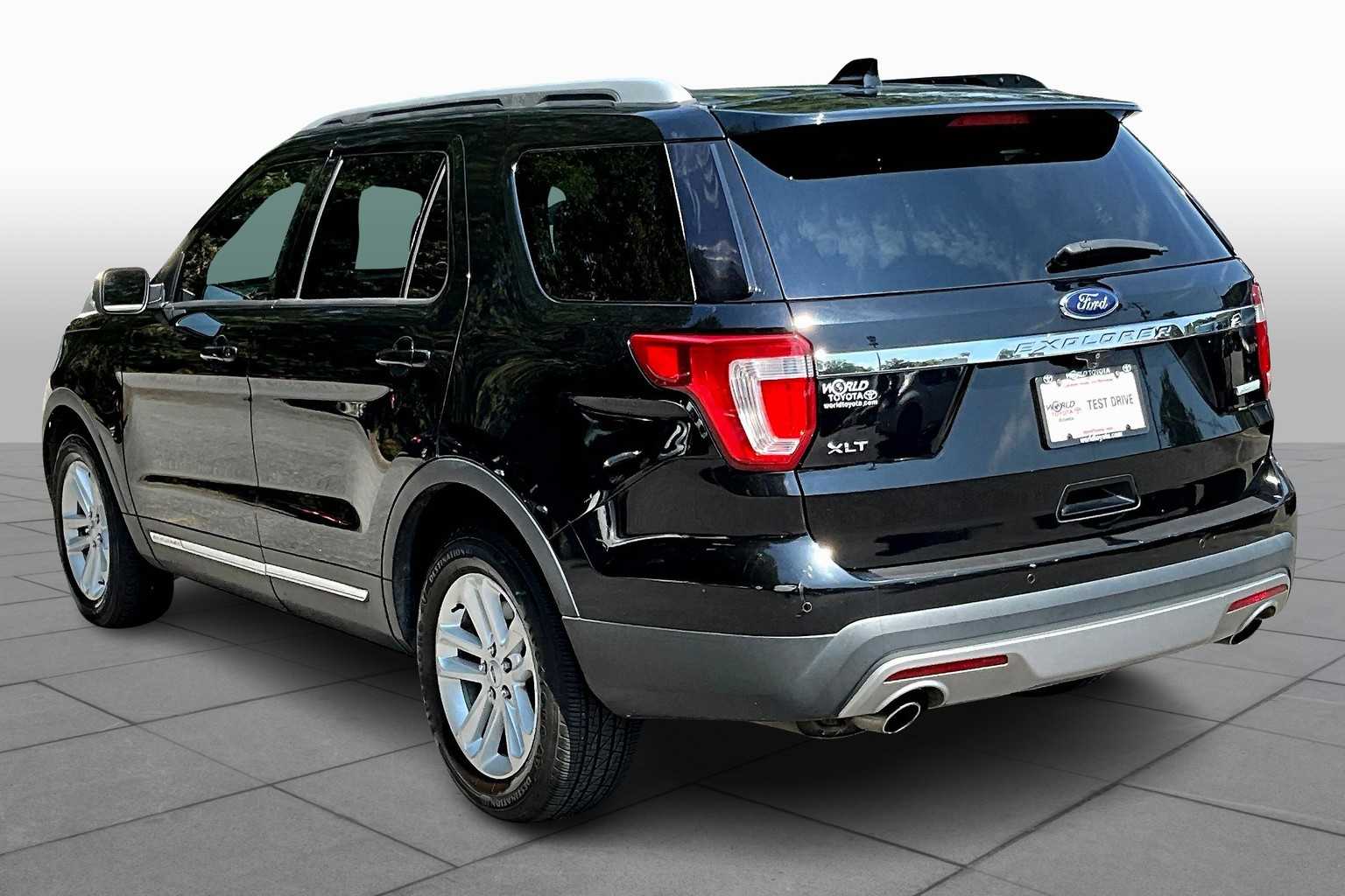 2017 Ford Explorer XLT photo 10