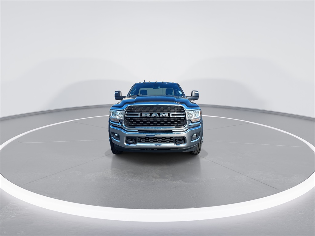 2024 Ram 5500 SLT photo 3