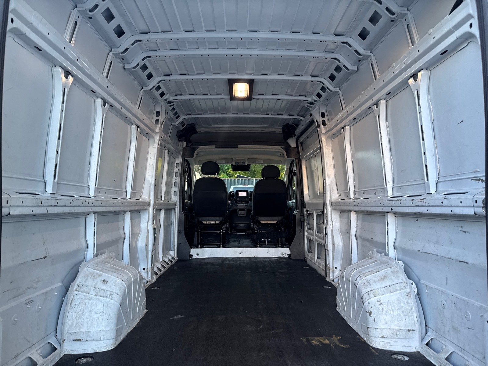 2023 Ram 3500 photo 8