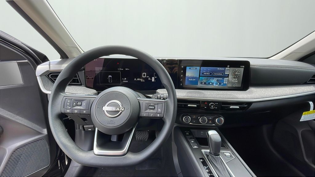 2025 Nissan Kicks SV photo 6