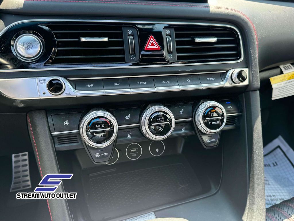 2023 Genesis G70 2.0T photo 26