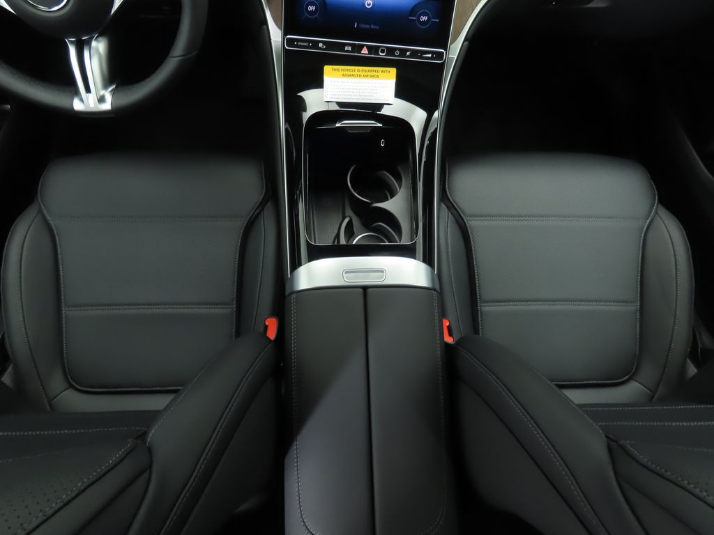 2025 Mercedes Benz GLC 300 photo 15
