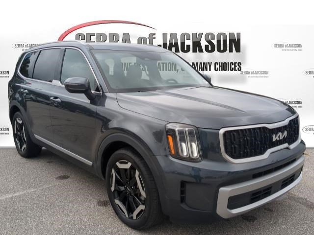 2023 Kia Telluride EX photo 2