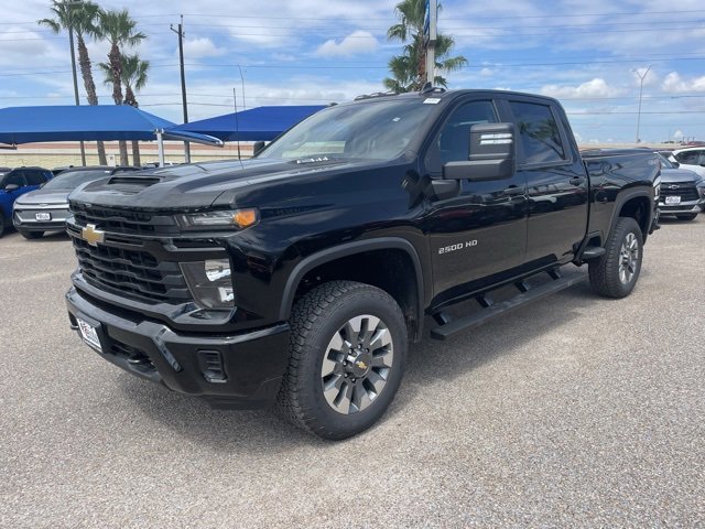 2026 Chevrolet Silverado 2500HD Custom photo 2