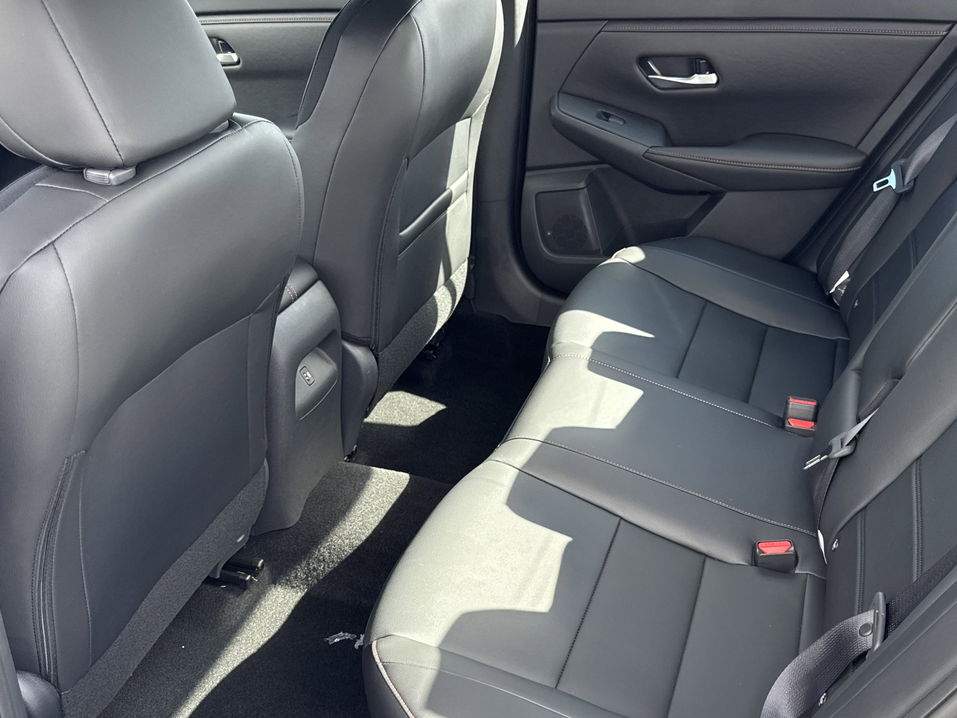 2025 Nissan Sentra SR photo 4