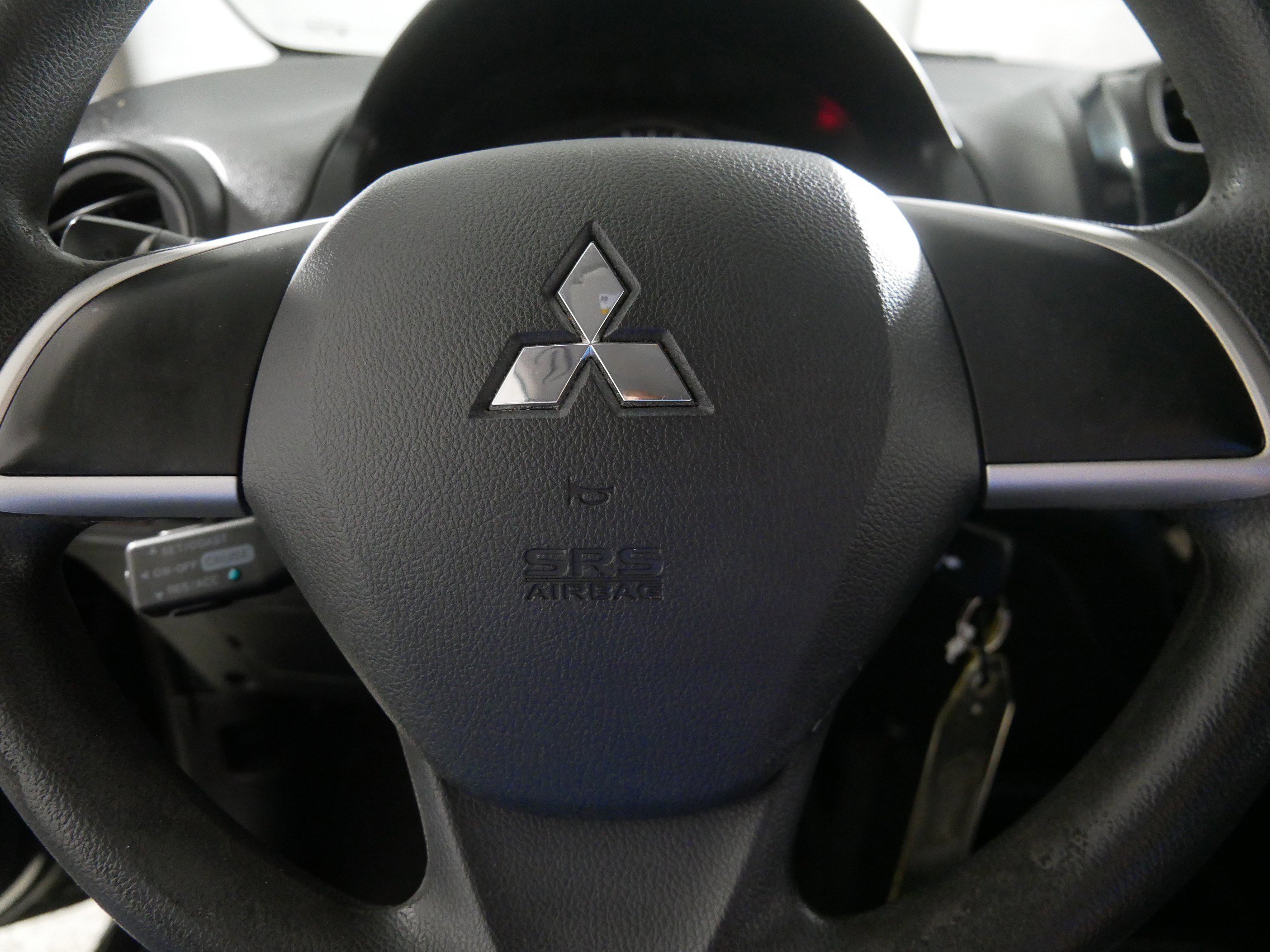 2017 Mitsubishi Mirage ES photo 25