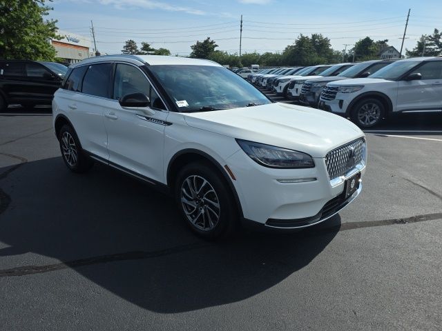 2021 Lincoln Corsair Standard photo 3
