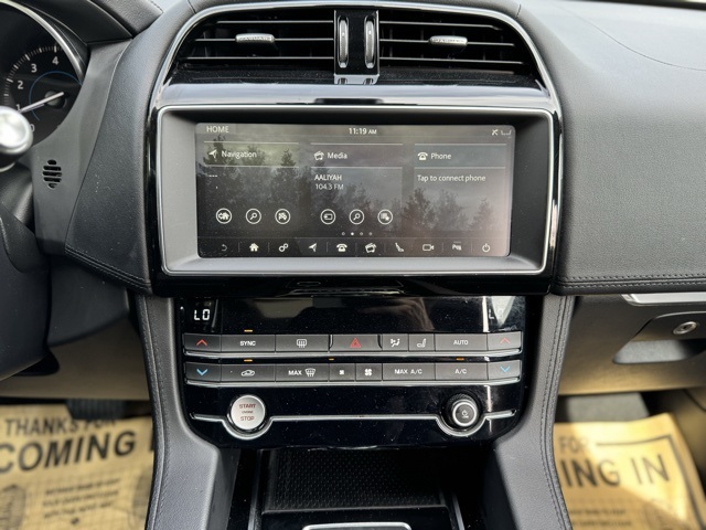 2020 Jaguar F-PACE Prestige photo 26