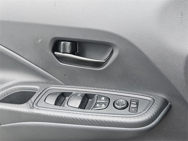 2025 Nissan Versa 1.6 S photo 21