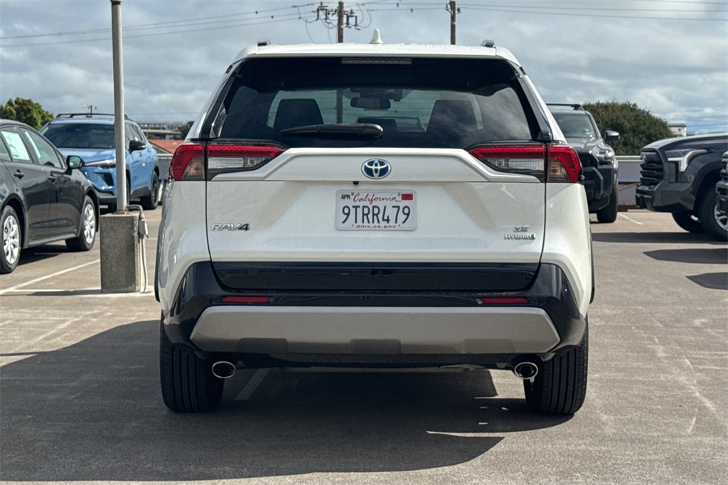 2022 Toyota RAV4 Hybrid SE photo 5