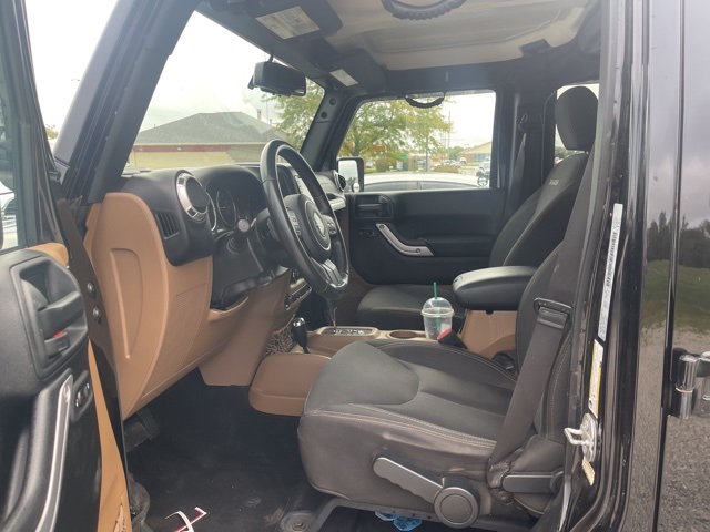 2016 Jeep Wrangler Unlimited Sahara photo 11