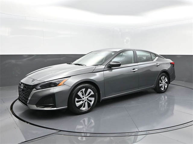 2025 Nissan Altima S's photo