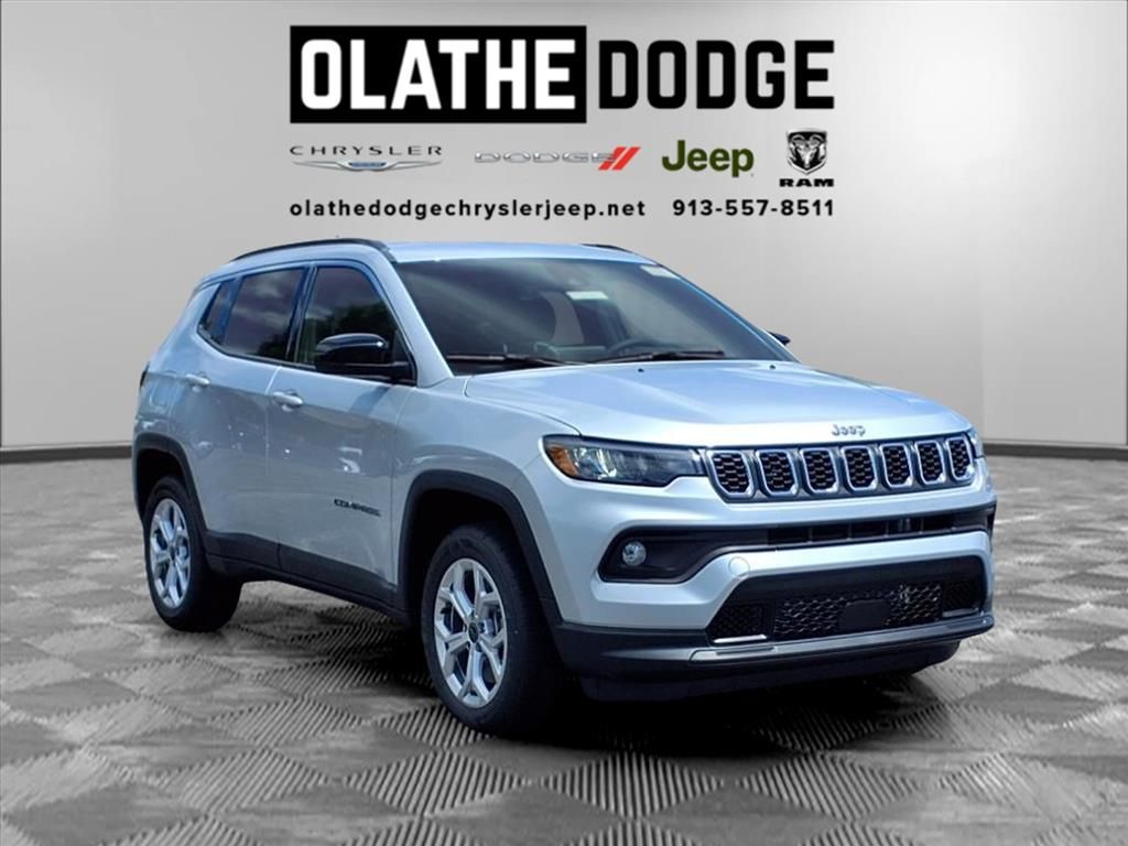 2025 Jeep Compass North Edition Latitude photo 25
