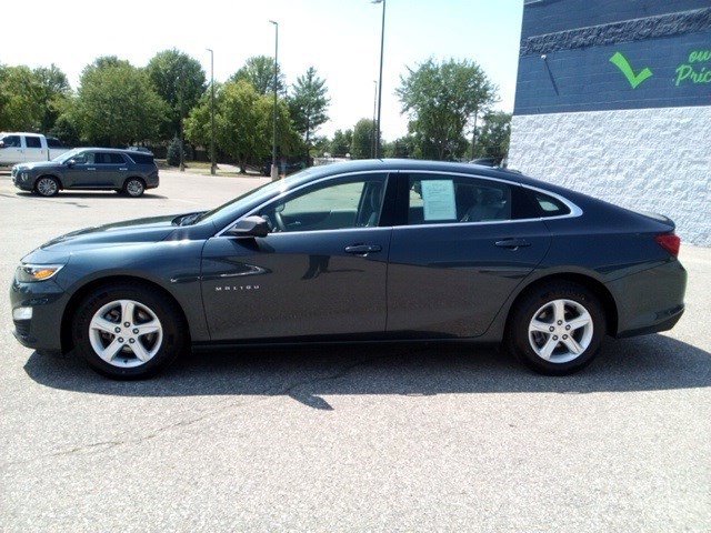 2020 Chevrolet Malibu LS photo 2