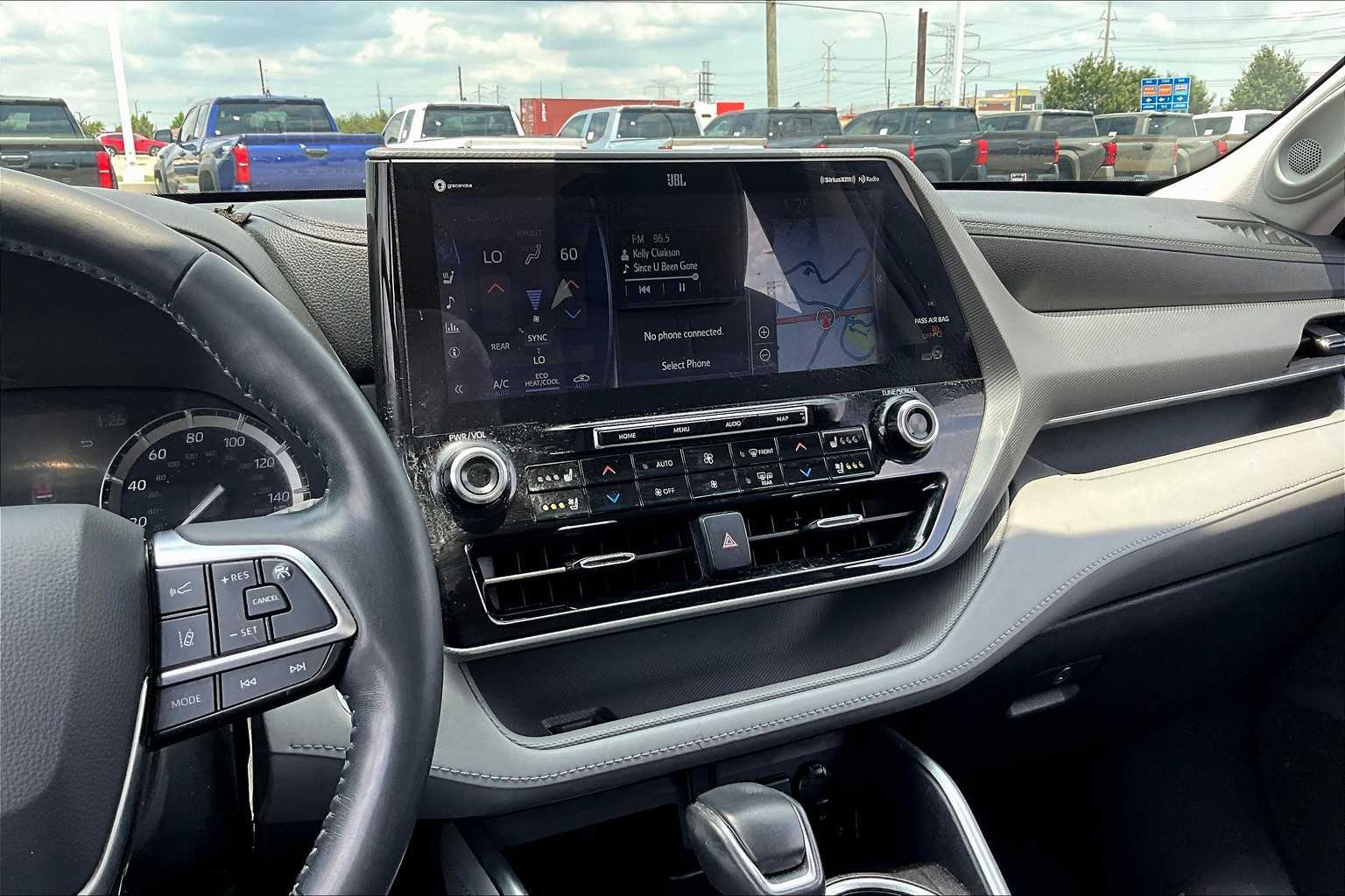 2021 Toyota Highlander Platinum photo 6