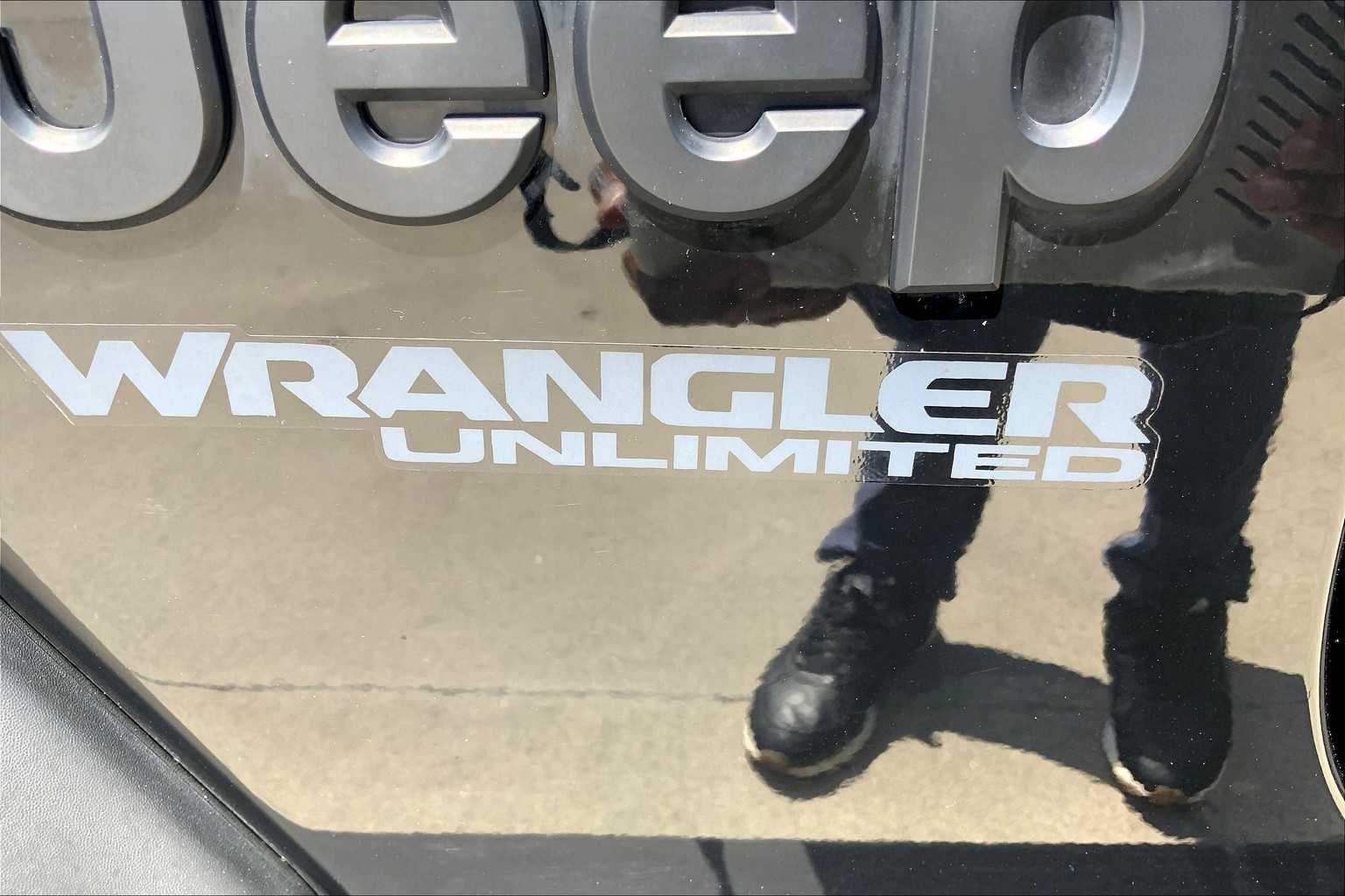 2022 Jeep Wrangler Unlimited Willys photo 9