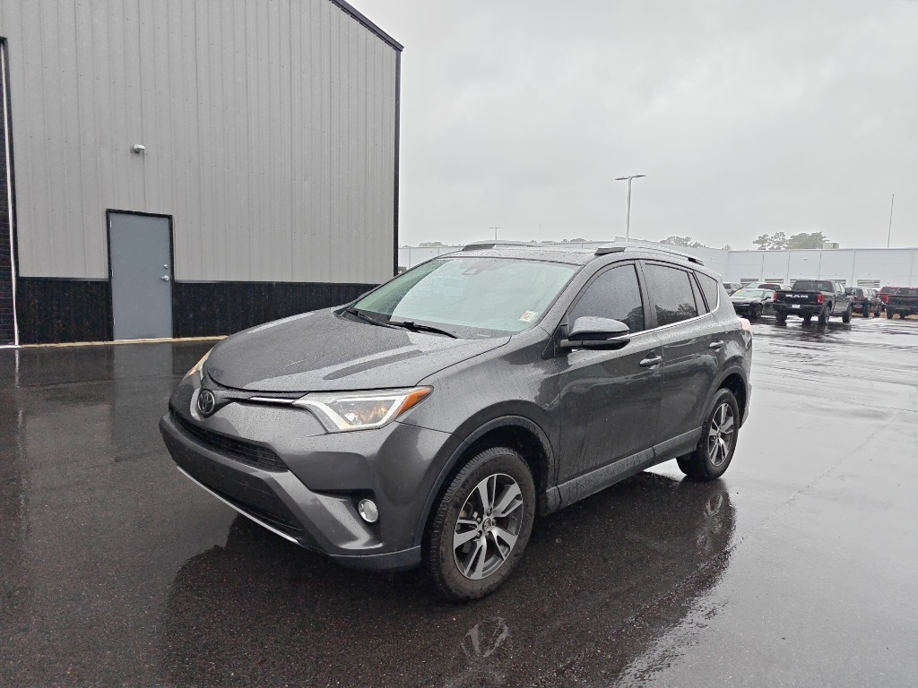 2017 Toyota RAV4 XLE photo 2